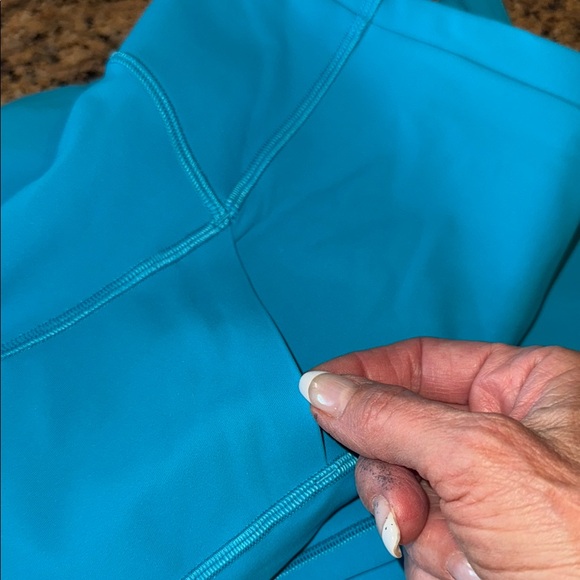 Like New Lululemon Athletica Turquoise Leggings with side pockets - Picture 8 of 8